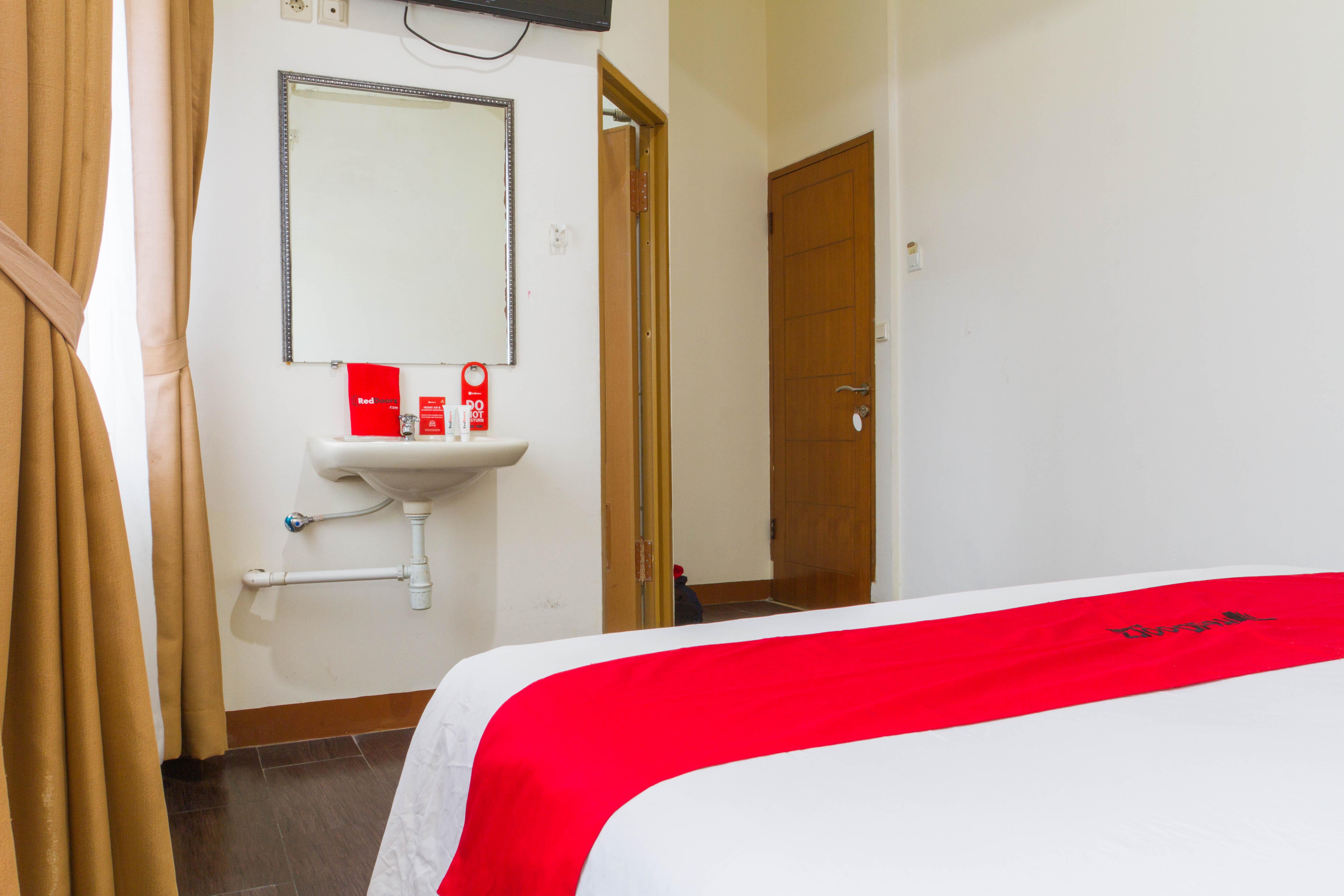 Reddoorz Plus @ Surapati 2 Bandung Extérieur photo