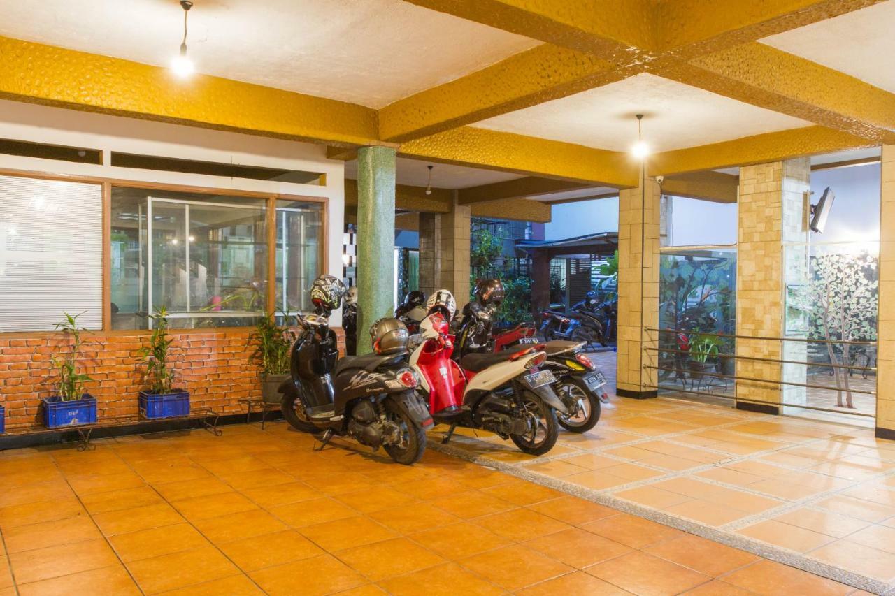 Reddoorz Plus @ Surapati 2 Bandung Extérieur photo