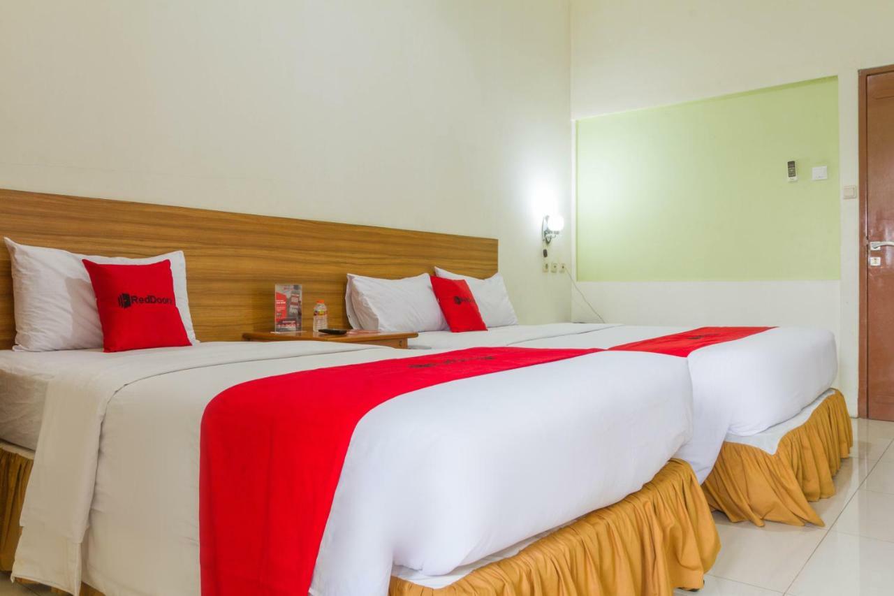 Reddoorz Plus @ Surapati 2 Bandung Extérieur photo